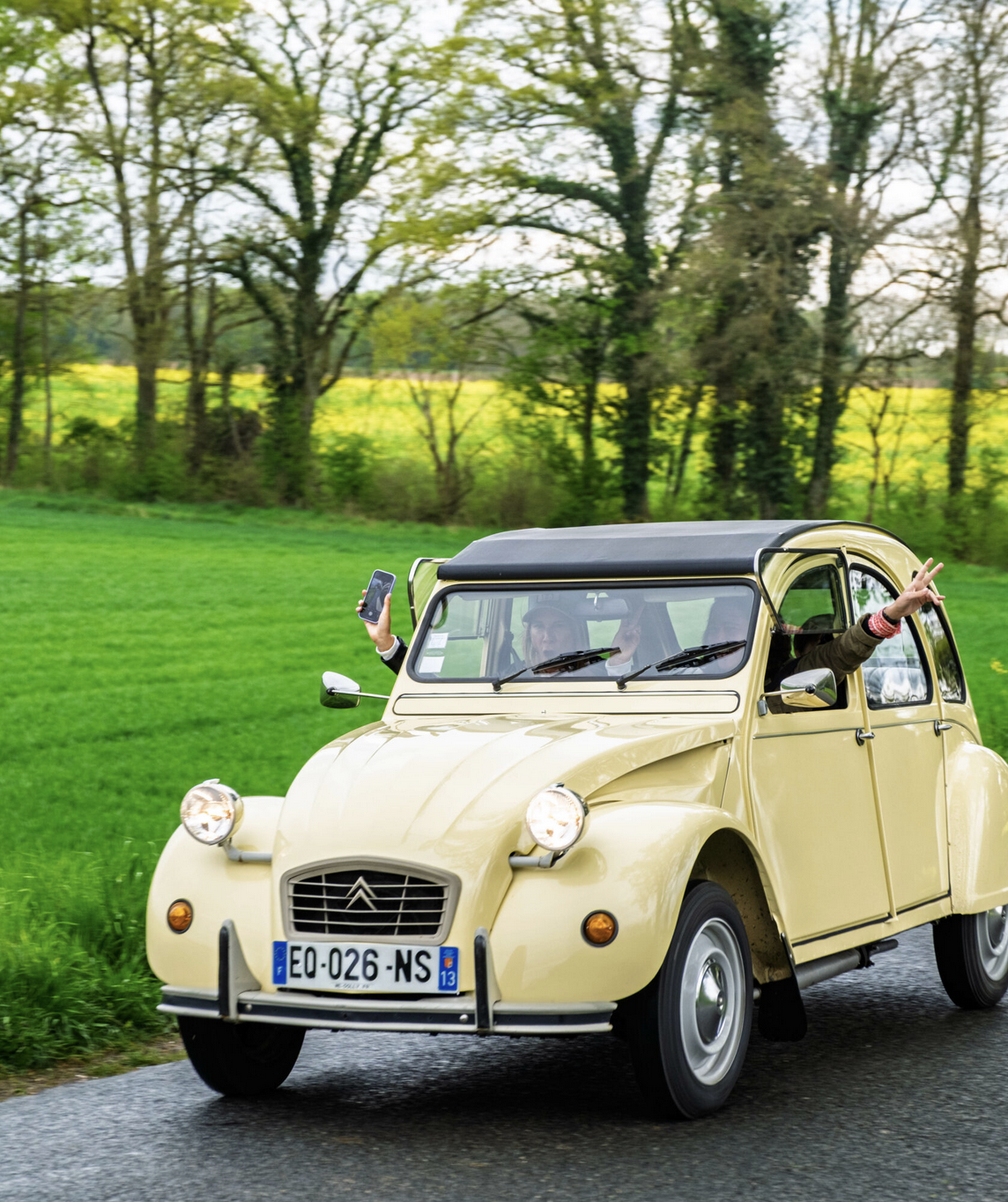 découvrir le beaujolais en 2CV